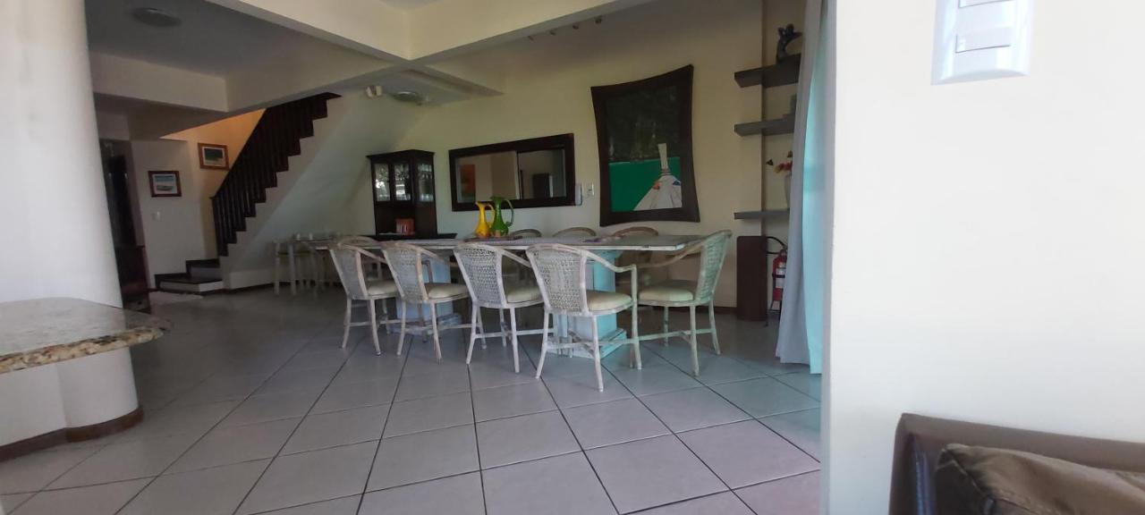 Olhos Verdes Guest House บอมบินญัส ภายนอก รูปภาพ