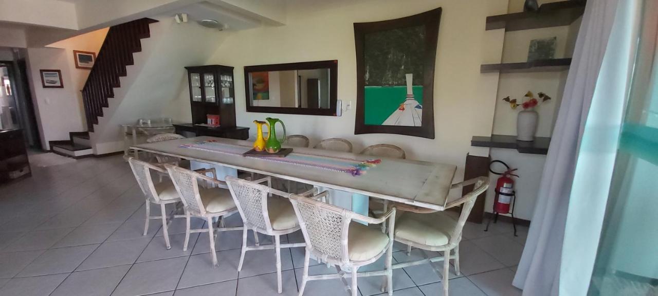 Olhos Verdes Guest House บอมบินญัส ภายนอก รูปภาพ