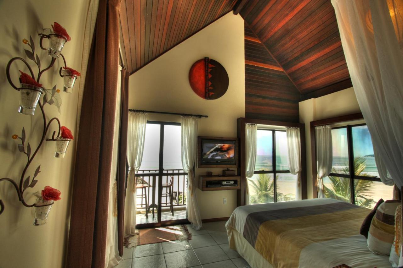 Olhos Verdes Guest House บอมบินญัส ภายนอก รูปภาพ