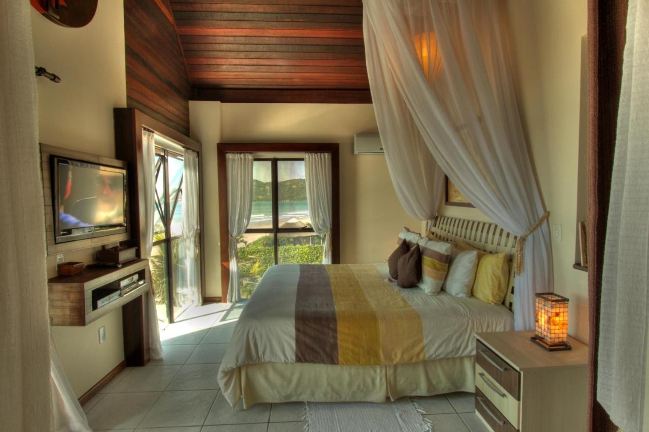 Olhos Verdes Guest House บอมบินญัส ภายนอก รูปภาพ