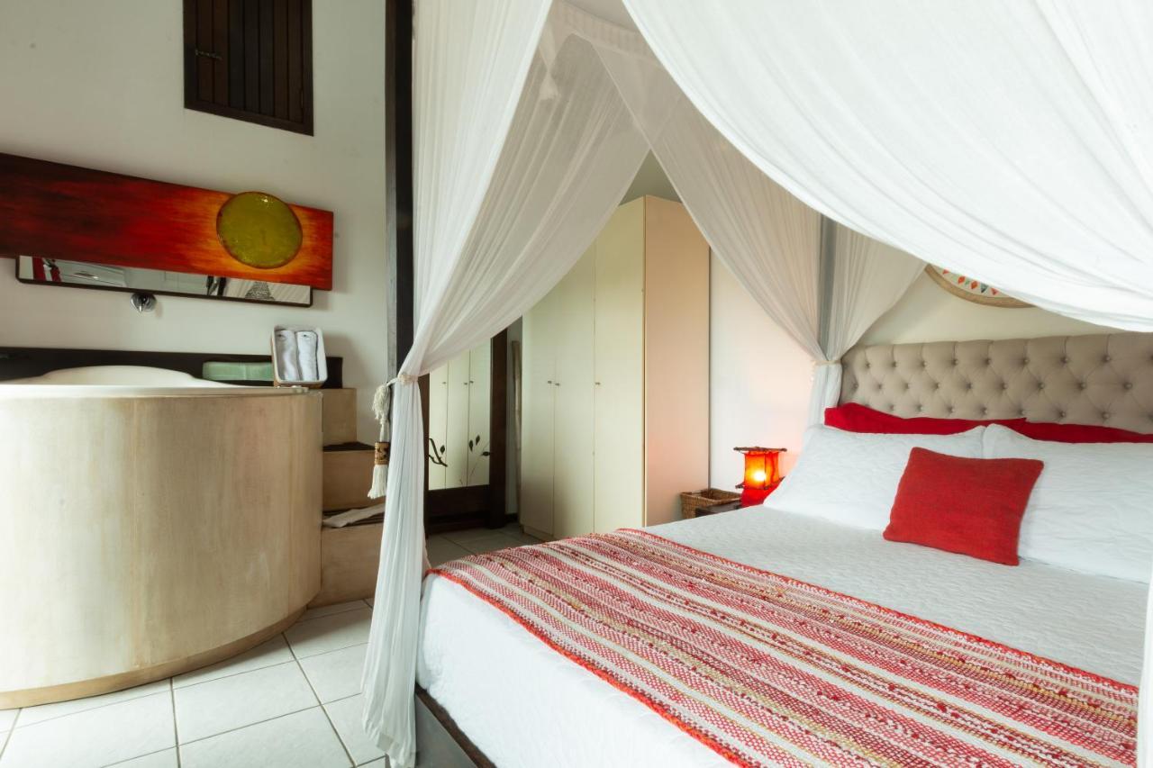 Olhos Verdes Guest House บอมบินญัส ภายนอก รูปภาพ