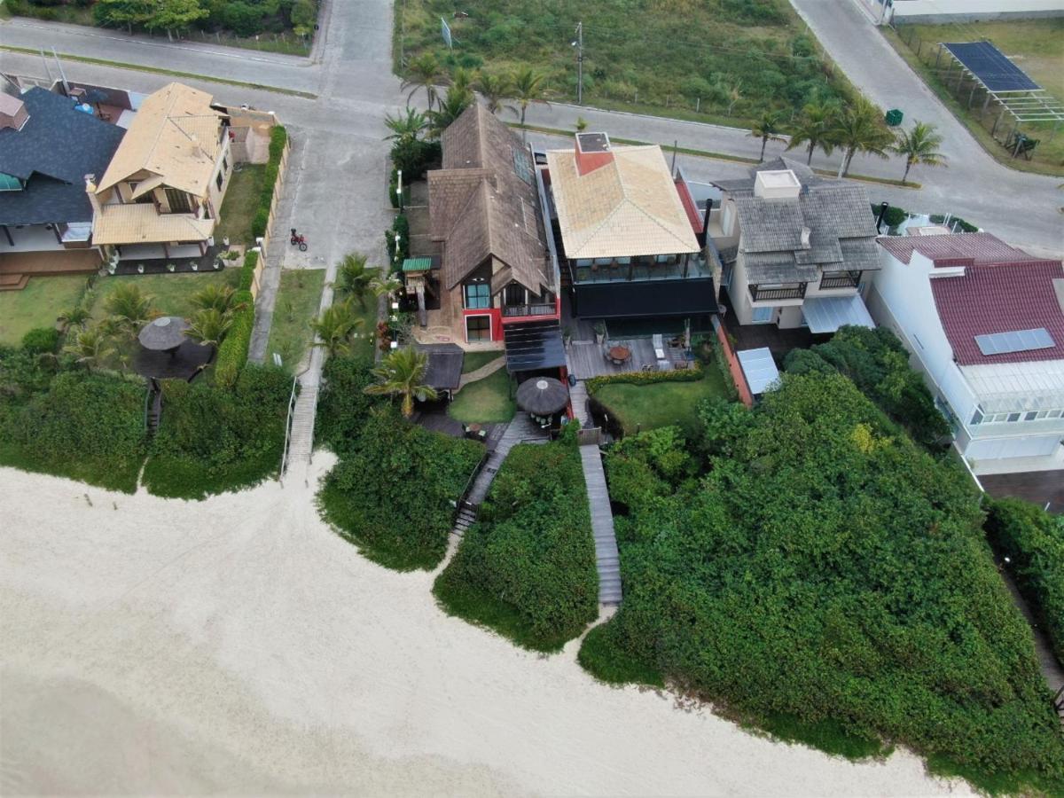 Olhos Verdes Guest House บอมบินญัส ภายนอก รูปภาพ