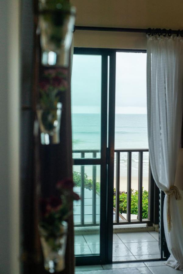 Olhos Verdes Guest House บอมบินญัส ภายนอก รูปภาพ