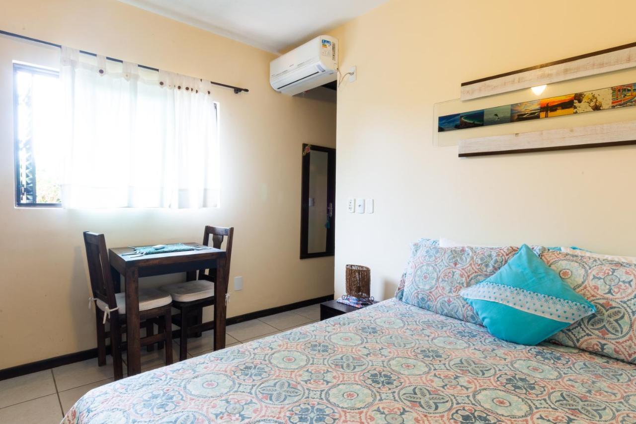 Olhos Verdes Guest House บอมบินญัส ภายนอก รูปภาพ